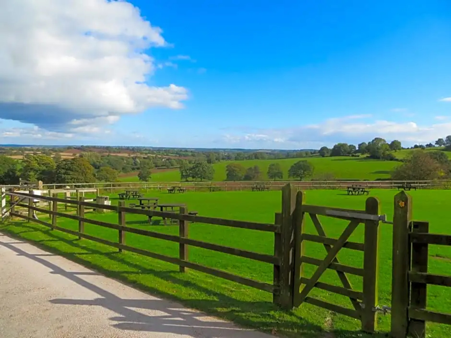 The Raddle Inn Log Cabins
