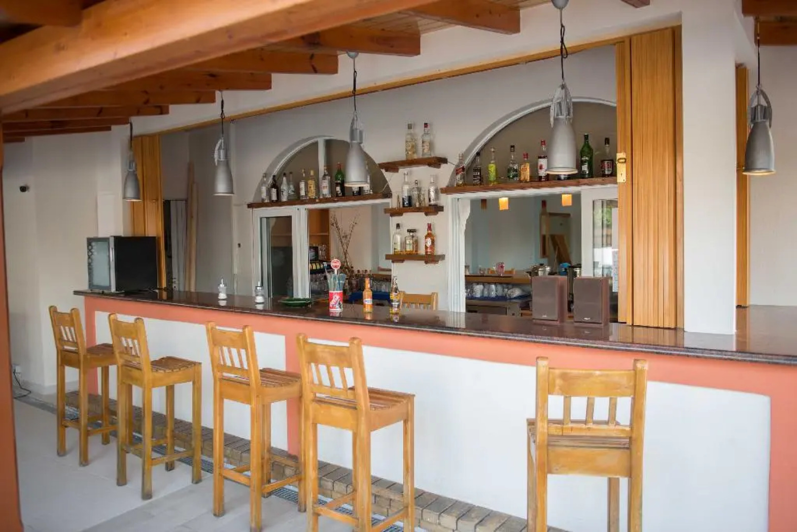 Silver Beach Hotel And Annexe Apartments