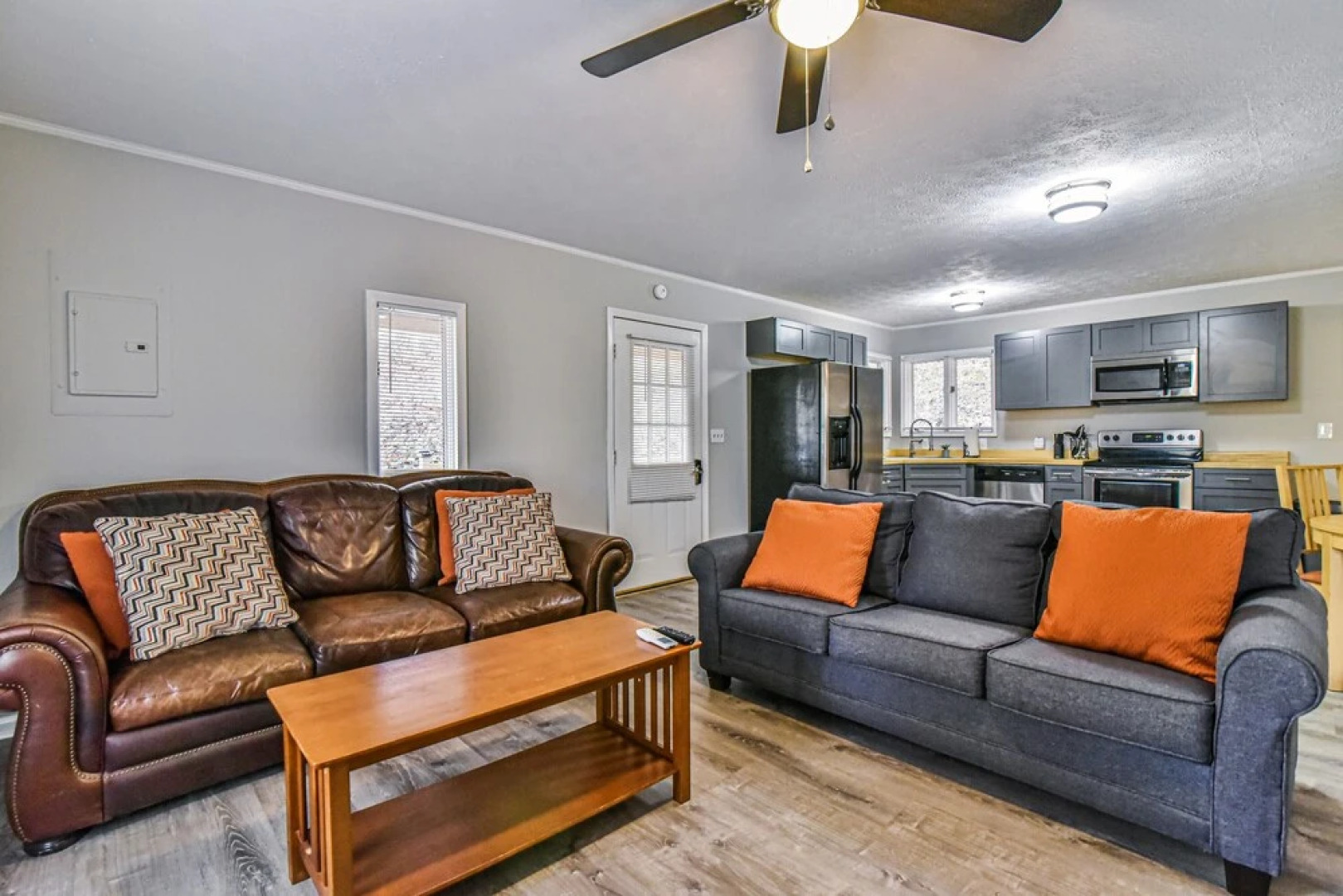 Pinners Compound- 4 BR hot tub fire pit