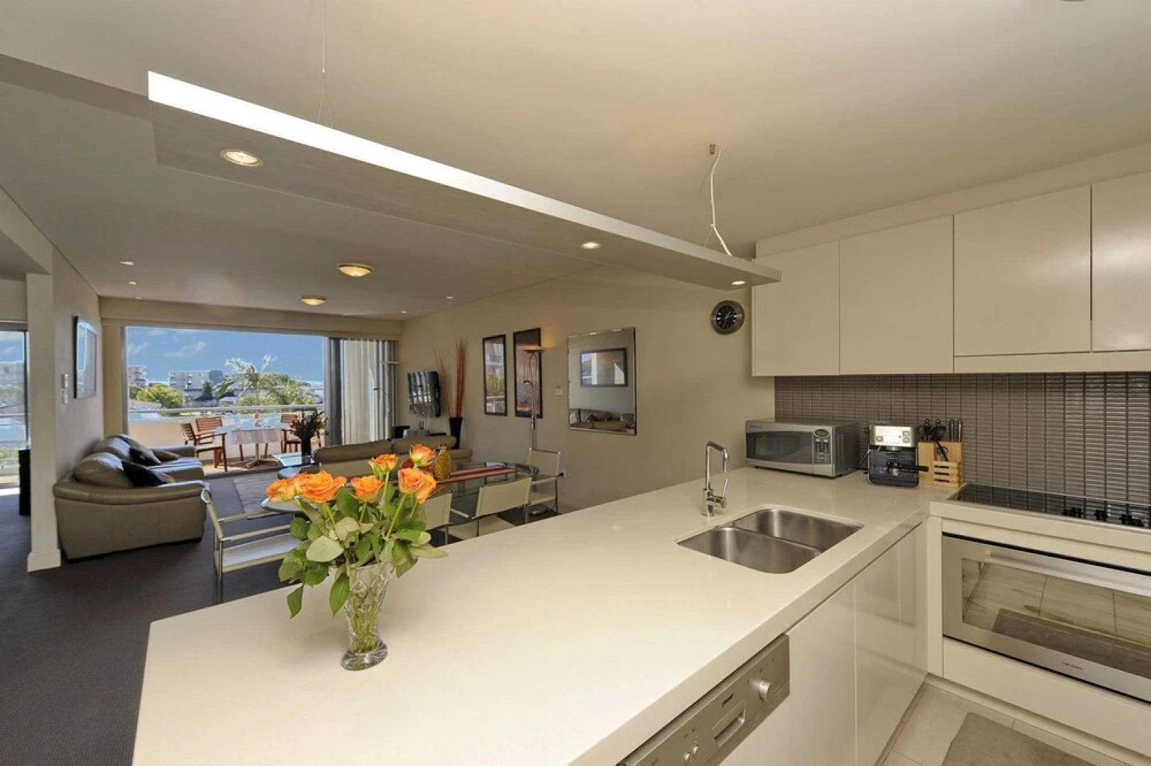 Cote D'Azur,  Unit 43/61 Donald Street