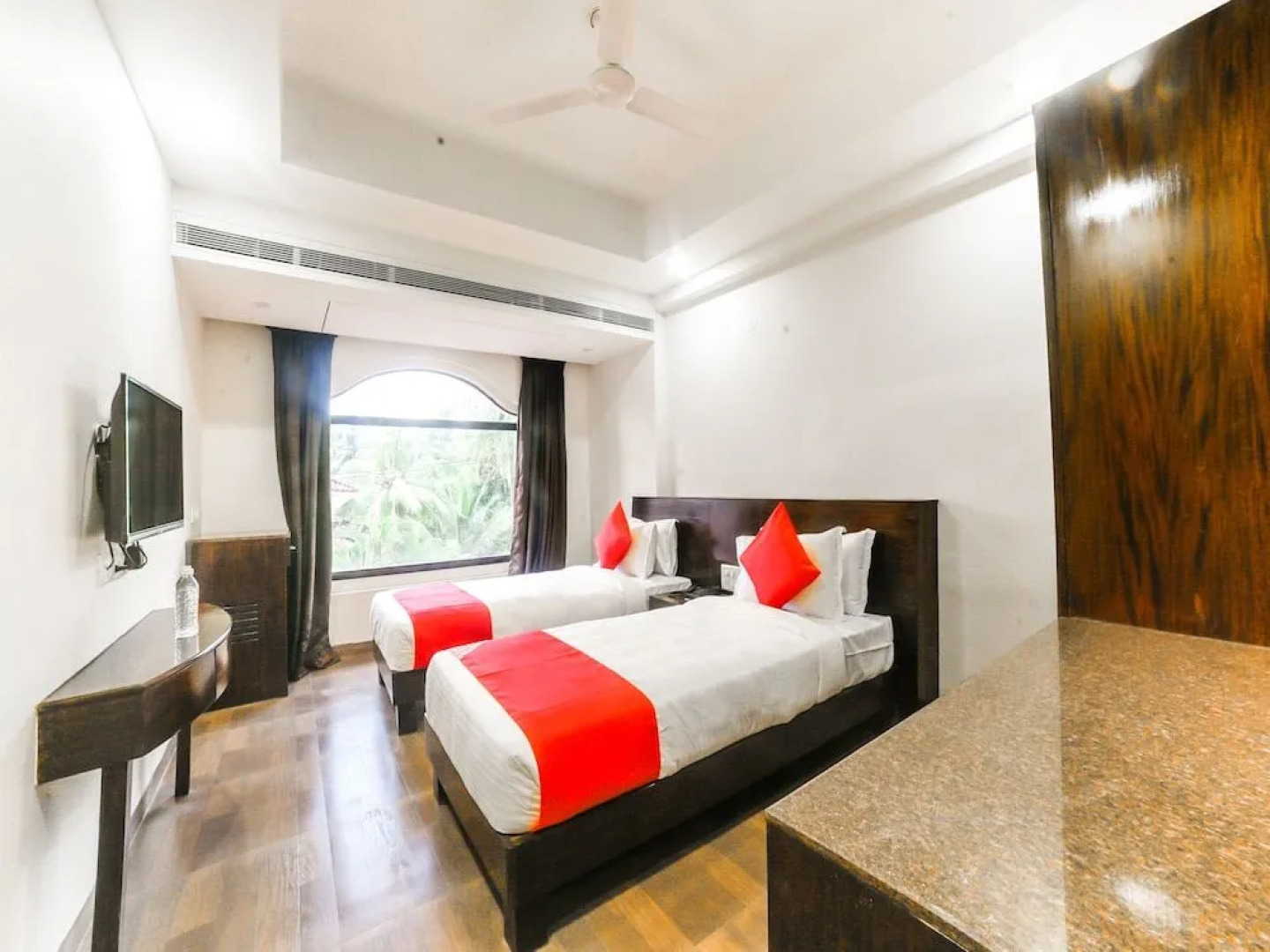 OYO 16096 Flagship Purushottam Hotel Mapusa