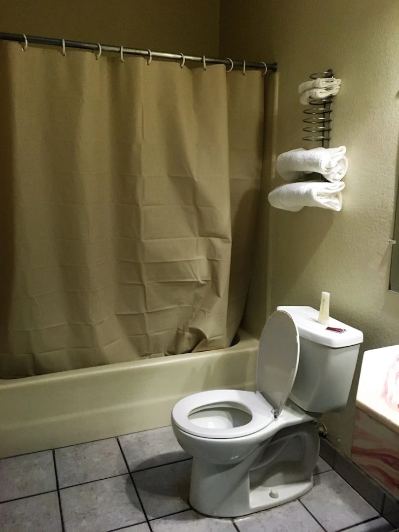 Mission Motel Lynwood - 59 and up.