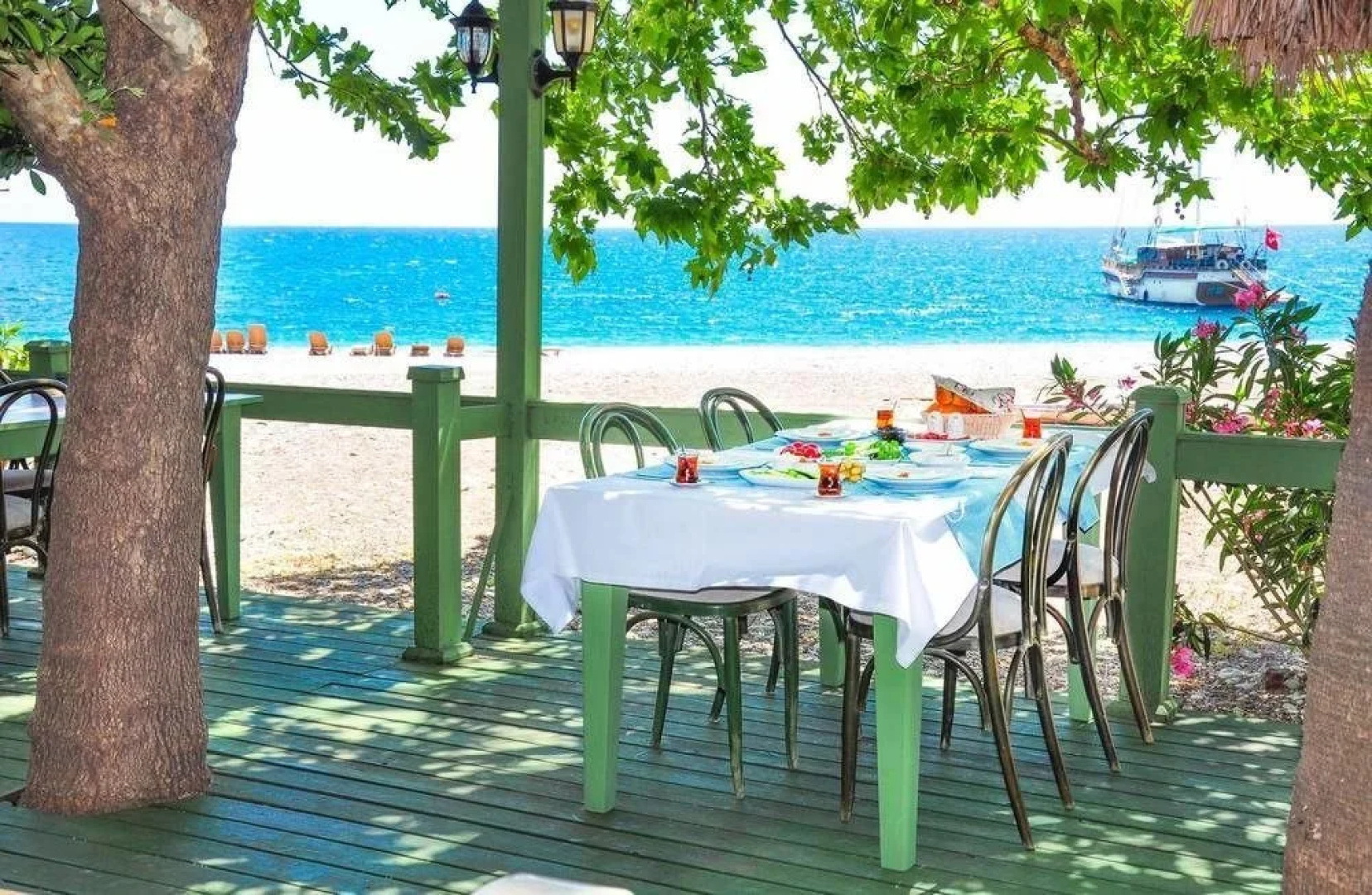 Felix Bungalow Hotel