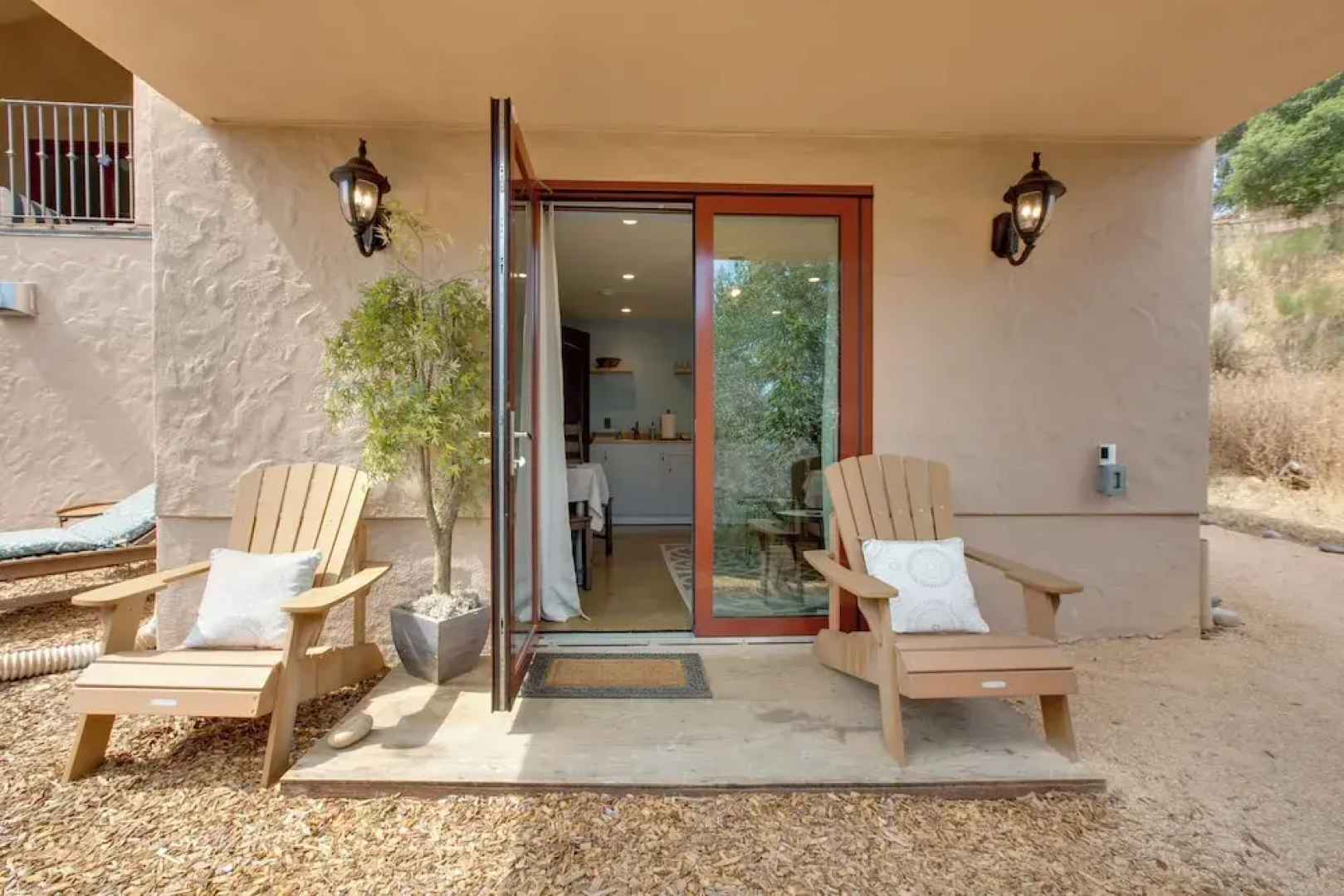 Lovely Belmont Apartment w/ Stunning Views!