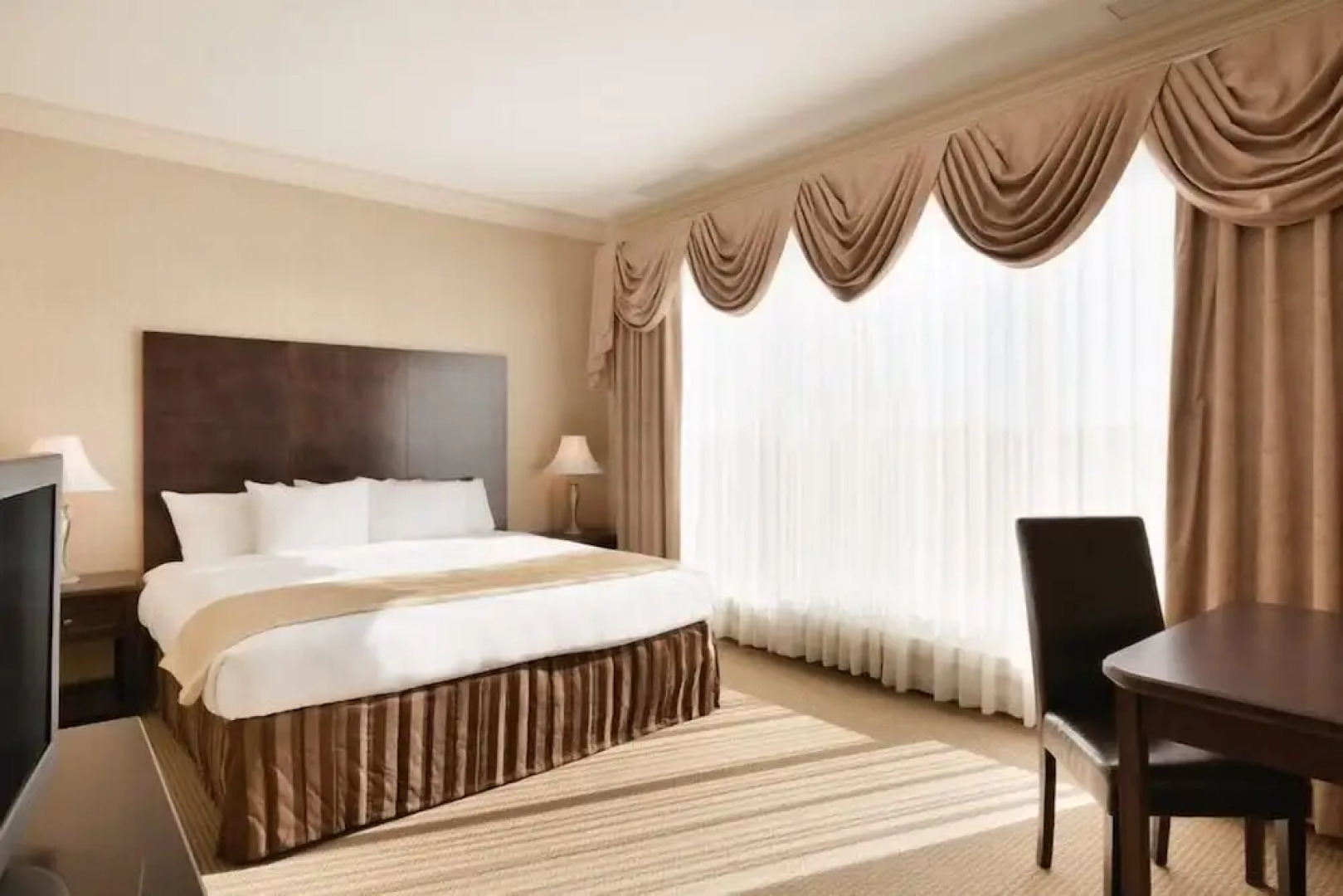 Best Western Wayside Inn & Suites