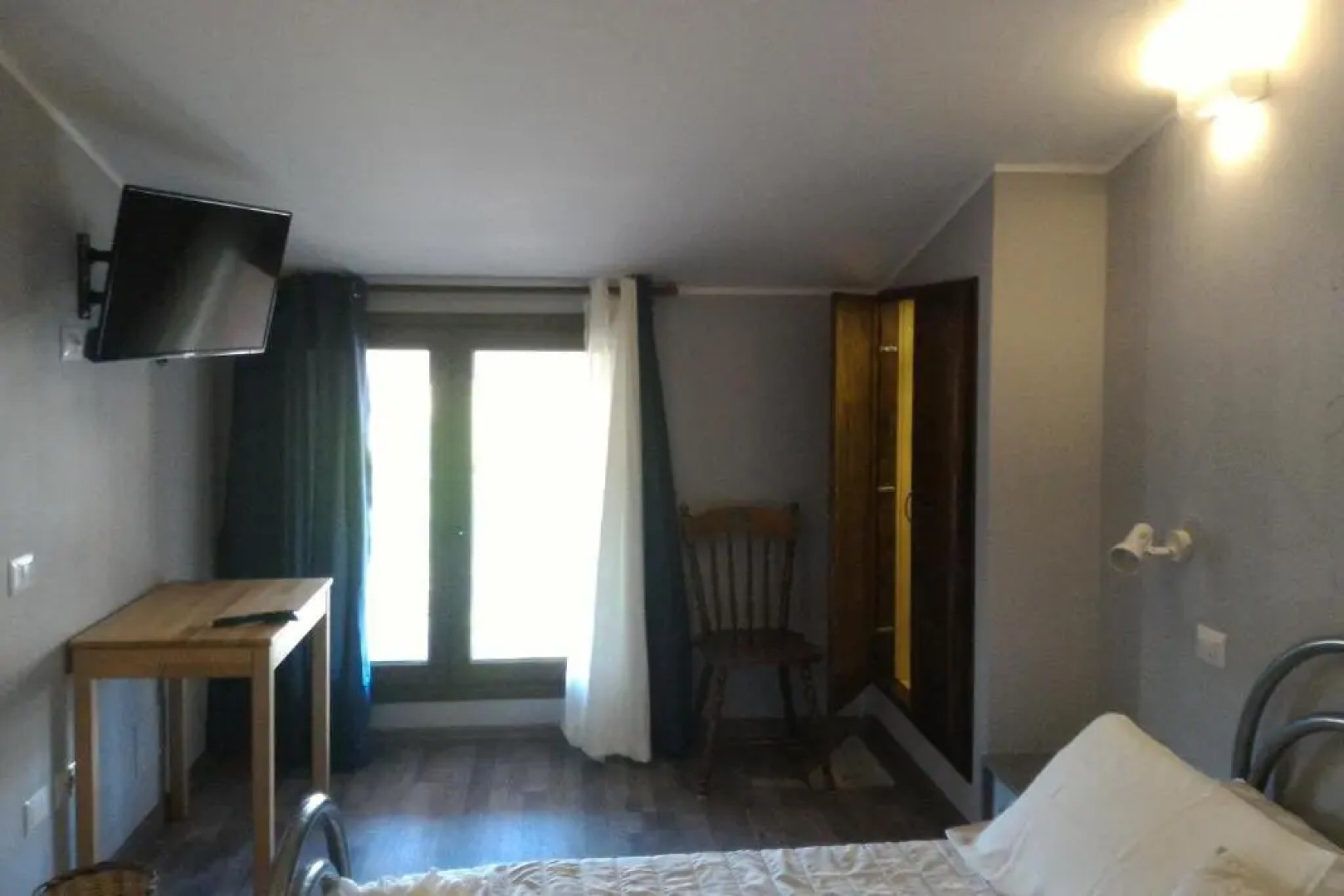 Corona Bed & Breakfast