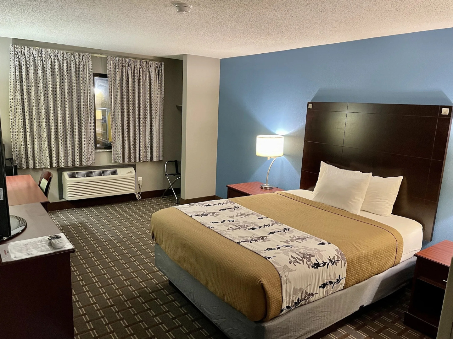 American Inn Cedar Rapids South