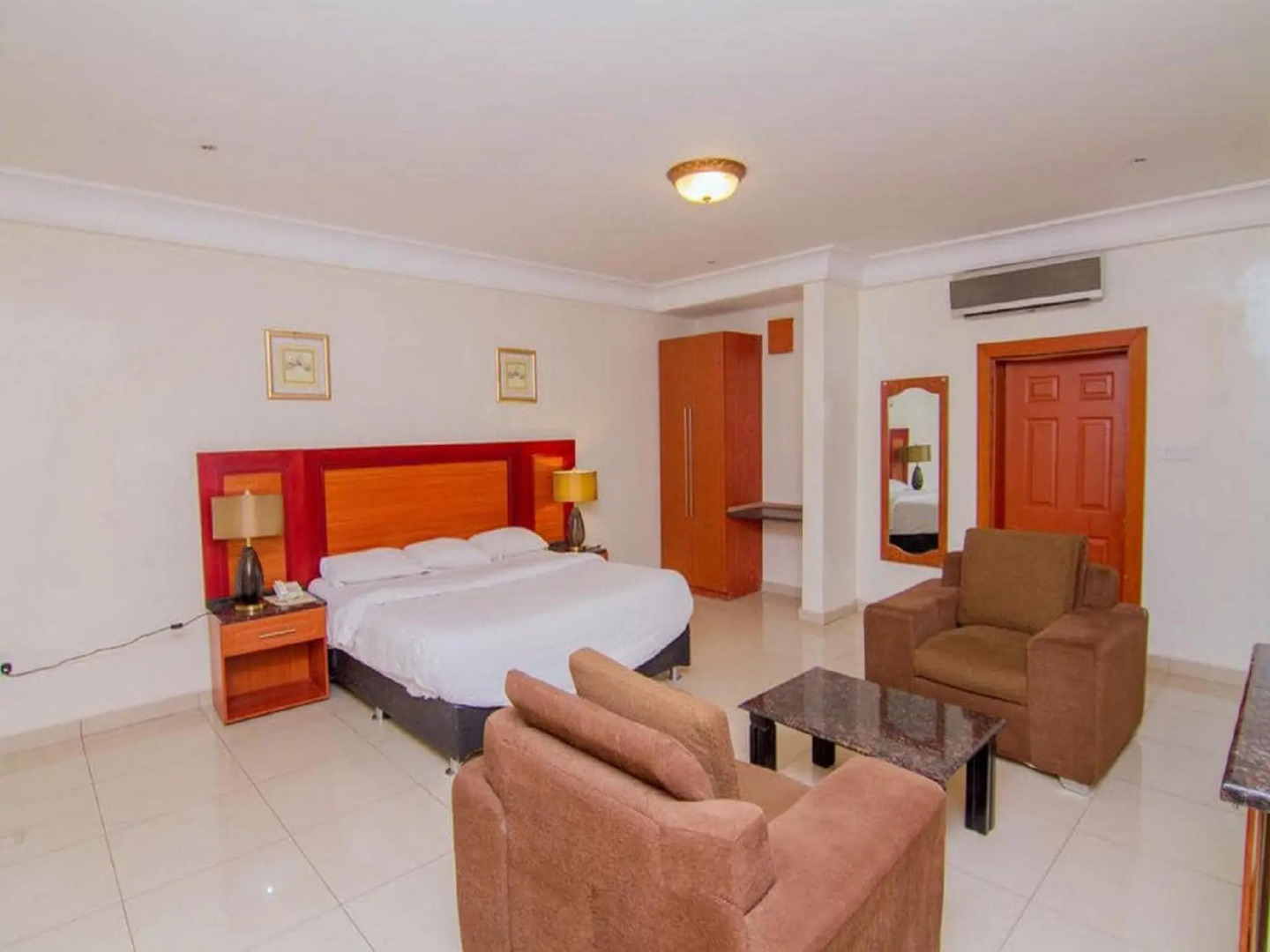 De Angelo Hotel And Resort