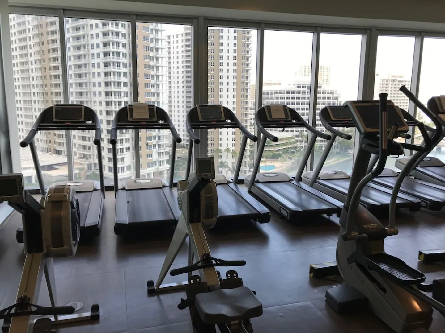 Icon Residences By Sunnyside Hotel and Resorts