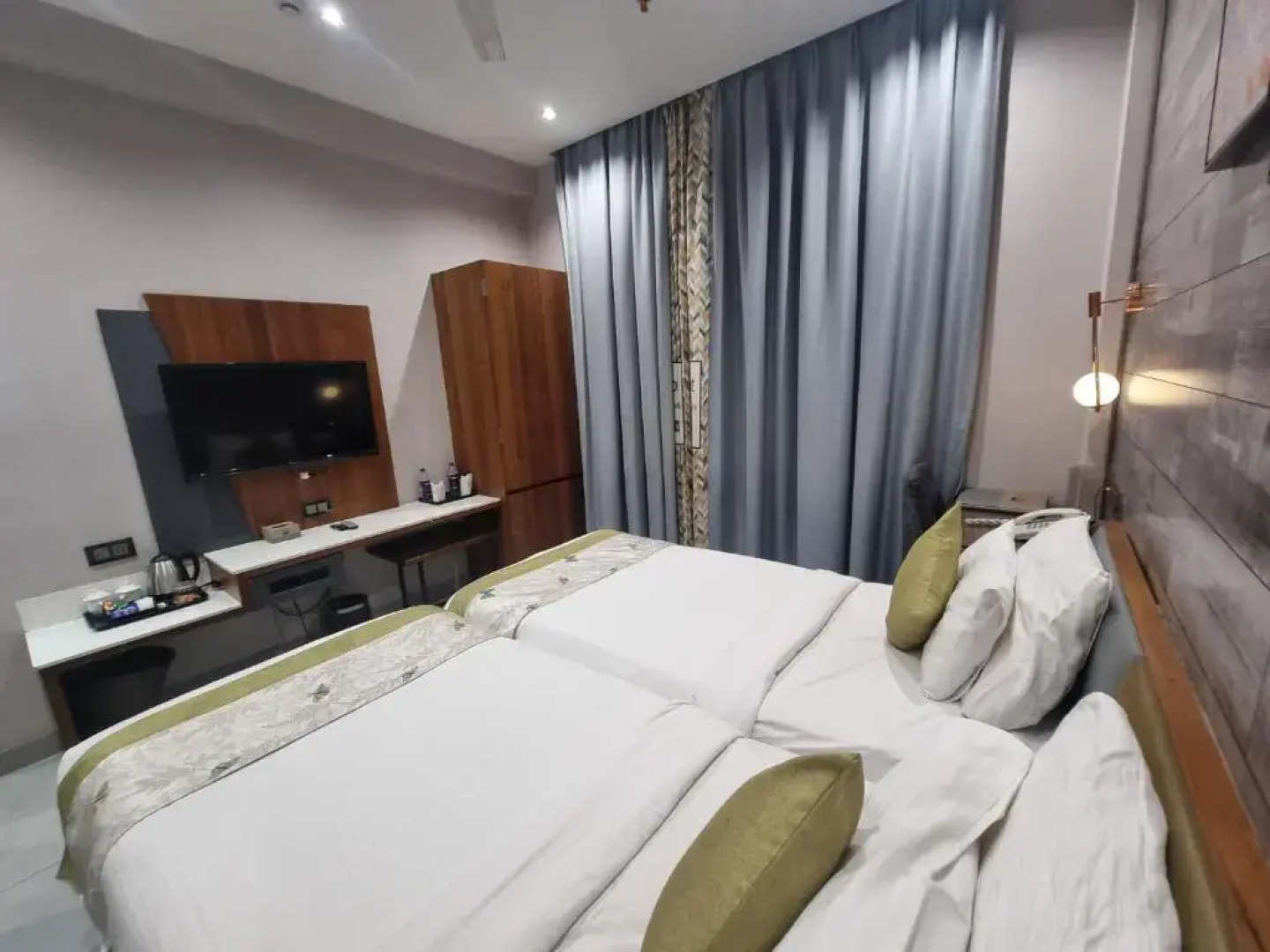 RG Exclusive Hotel-Akola