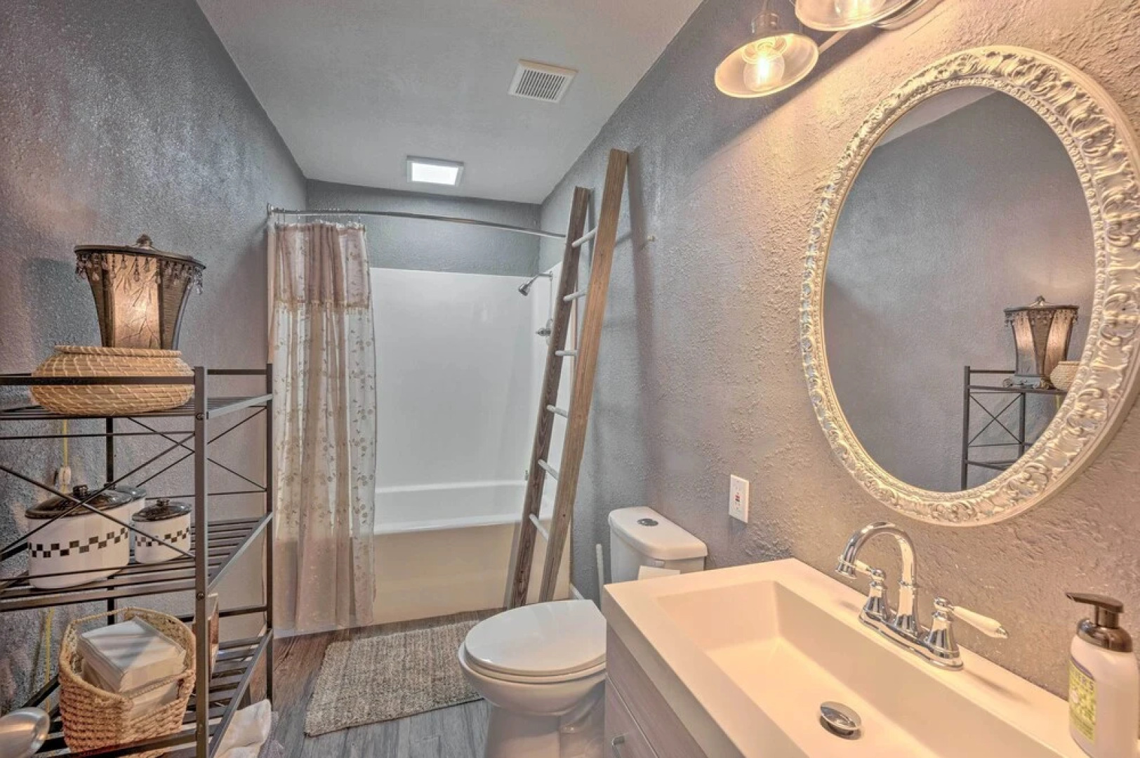 Authentic Escape at the Exact Center of CA!