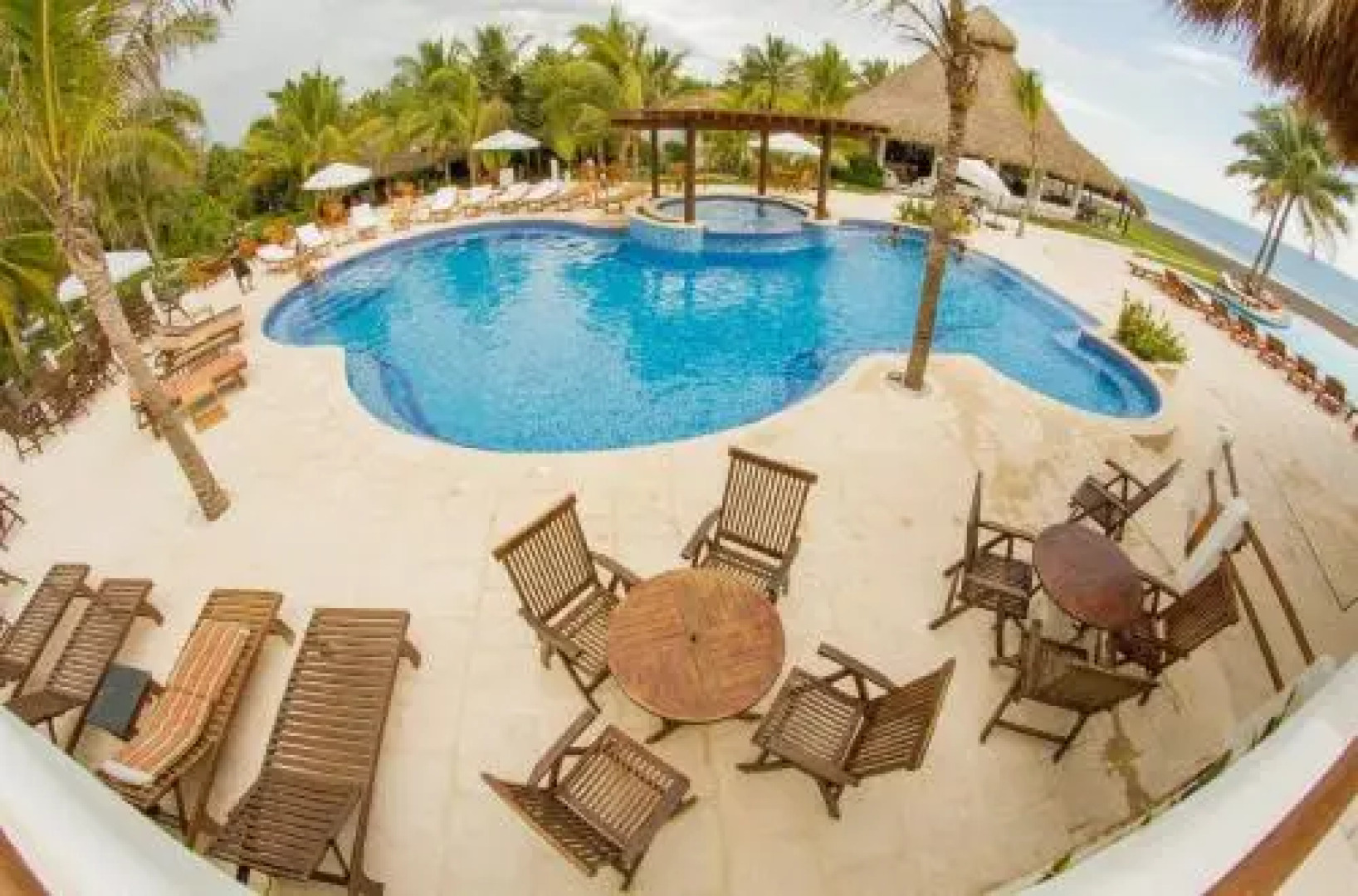 Dos Mundos Pacific Resort