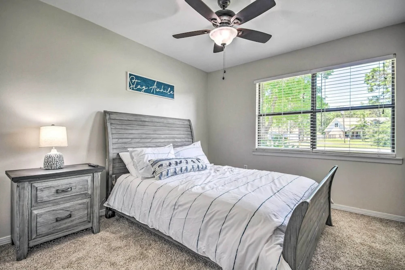 Navarre Home w/ Game Area + Screened-in Porch