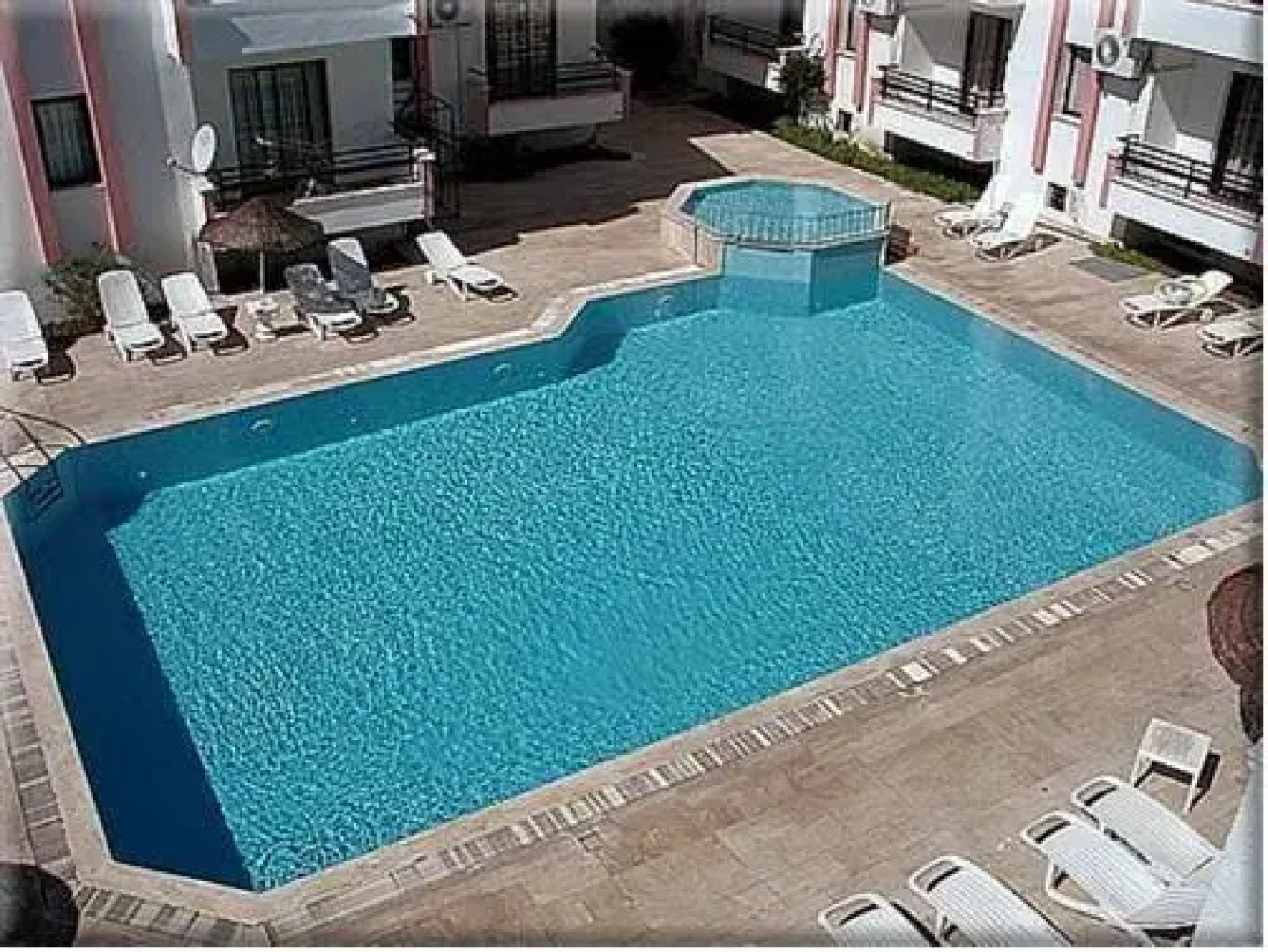 Diplomat 2 Hotel and Apartments