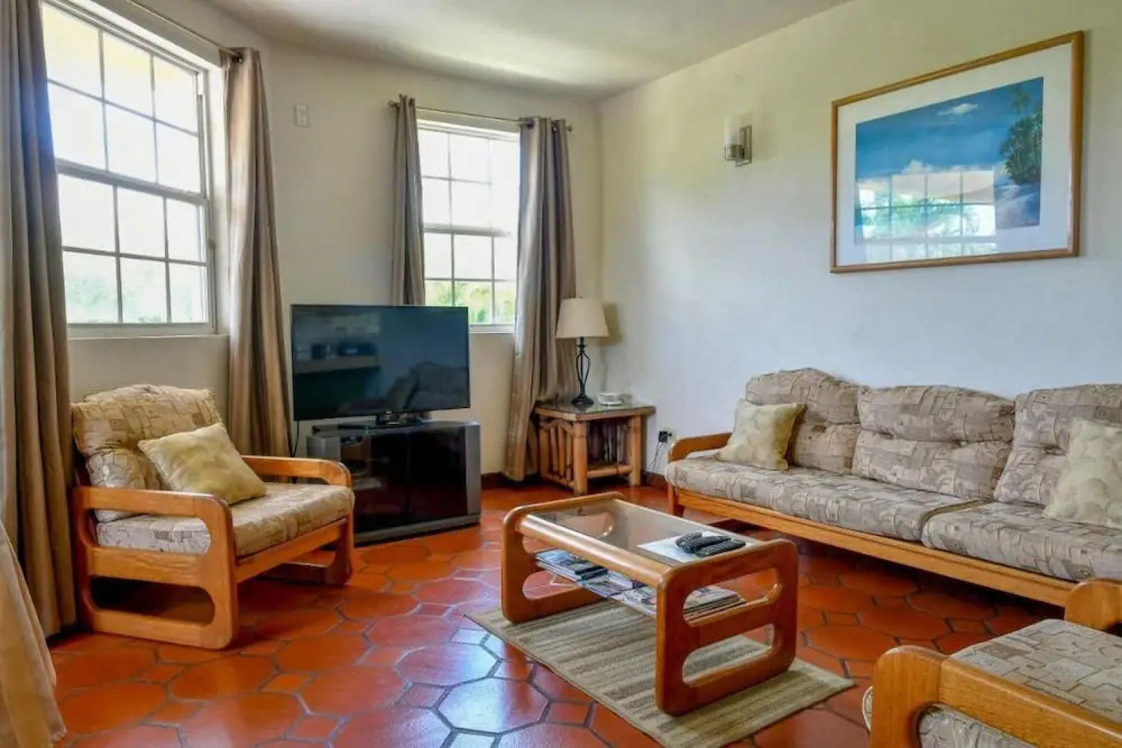 Two Bedroom Apartment With Pool Located Near the Beach and Kensington Oval