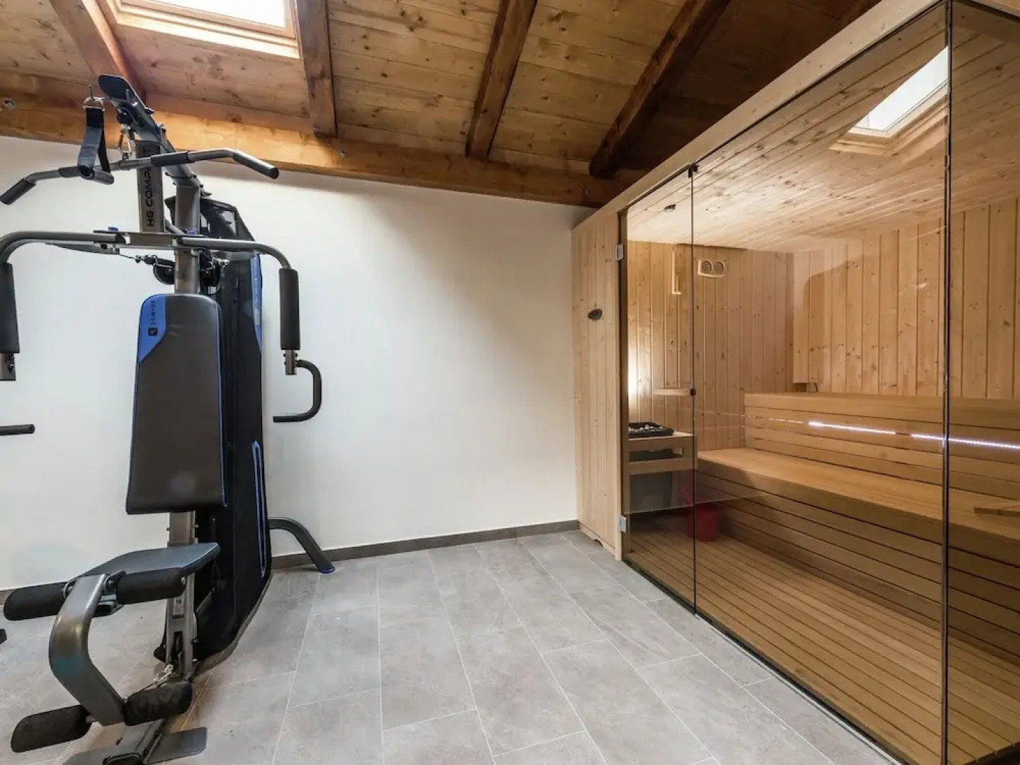 Villa in Sukosan With Pool Near the Sea