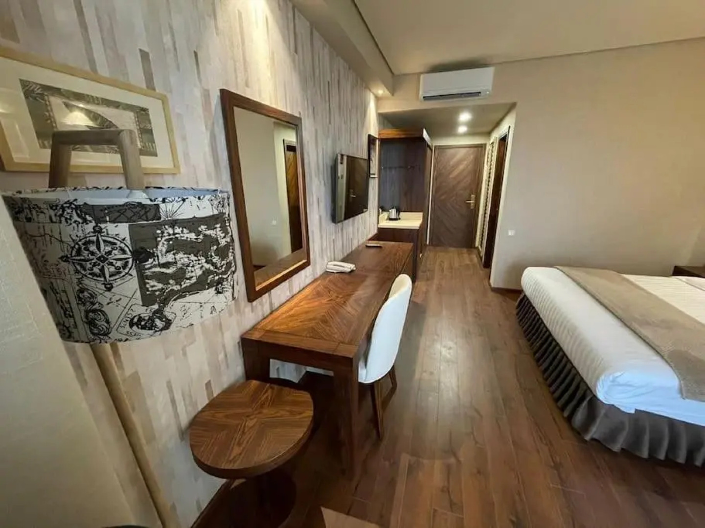 Leo Group BEST STUDIO 1201 Dreamland Oasis CHAKVI