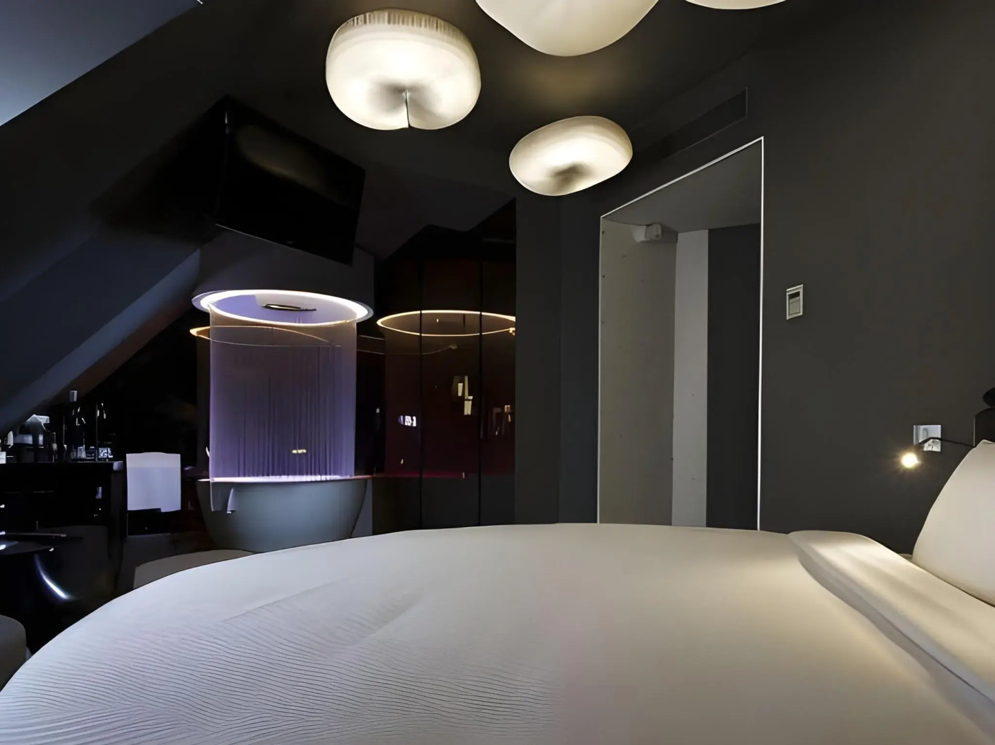 Alberts Hotel (ex Angely)