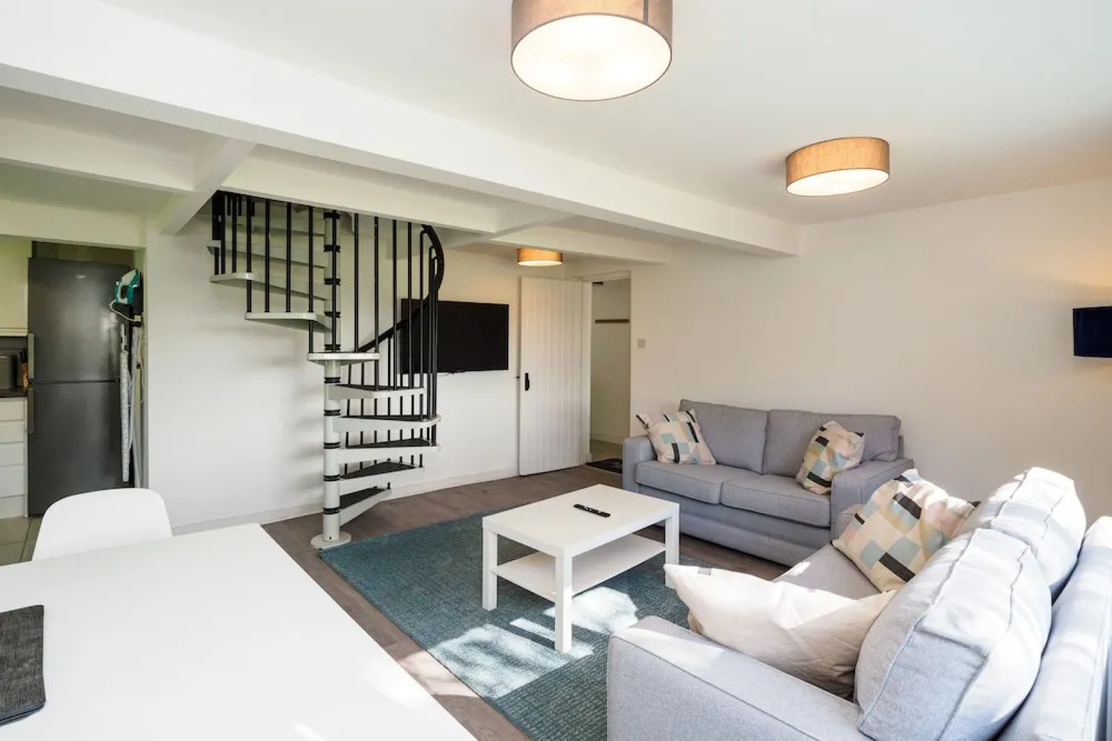 The WhiteCottage at Gildridge wd Hot Tub