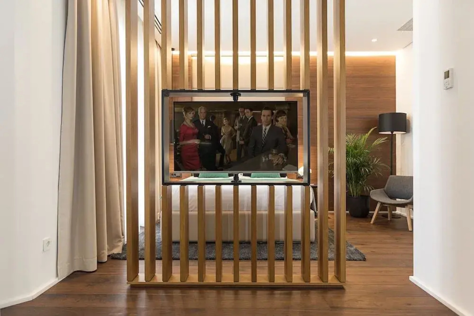 Dominic Smart & Luxury Suites Parliament