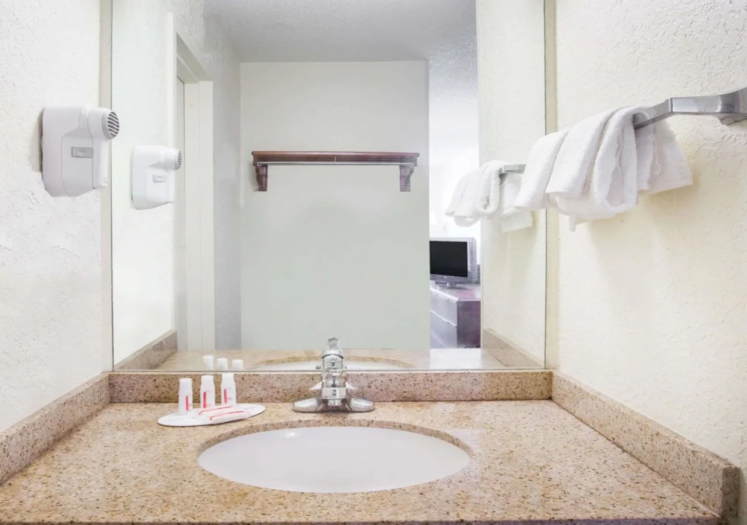 Baymont Inn & Suites Wilmington