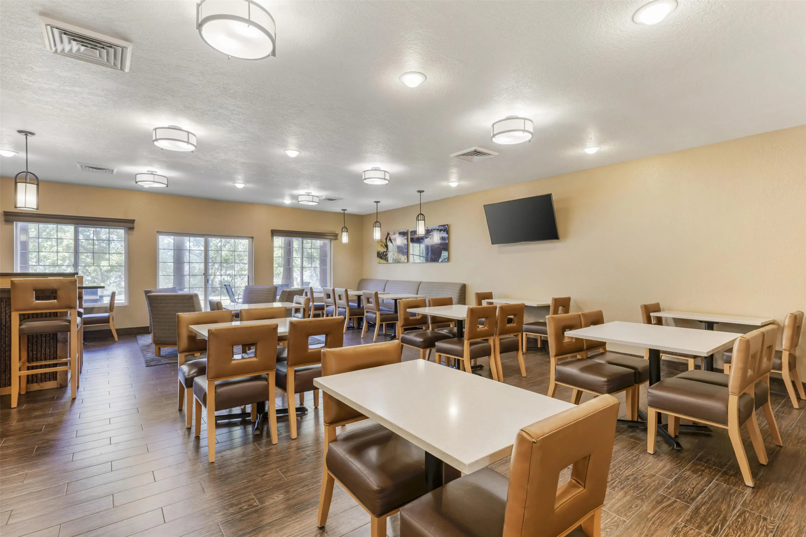 Best Western Plus Riverfront Hotel & Suites
