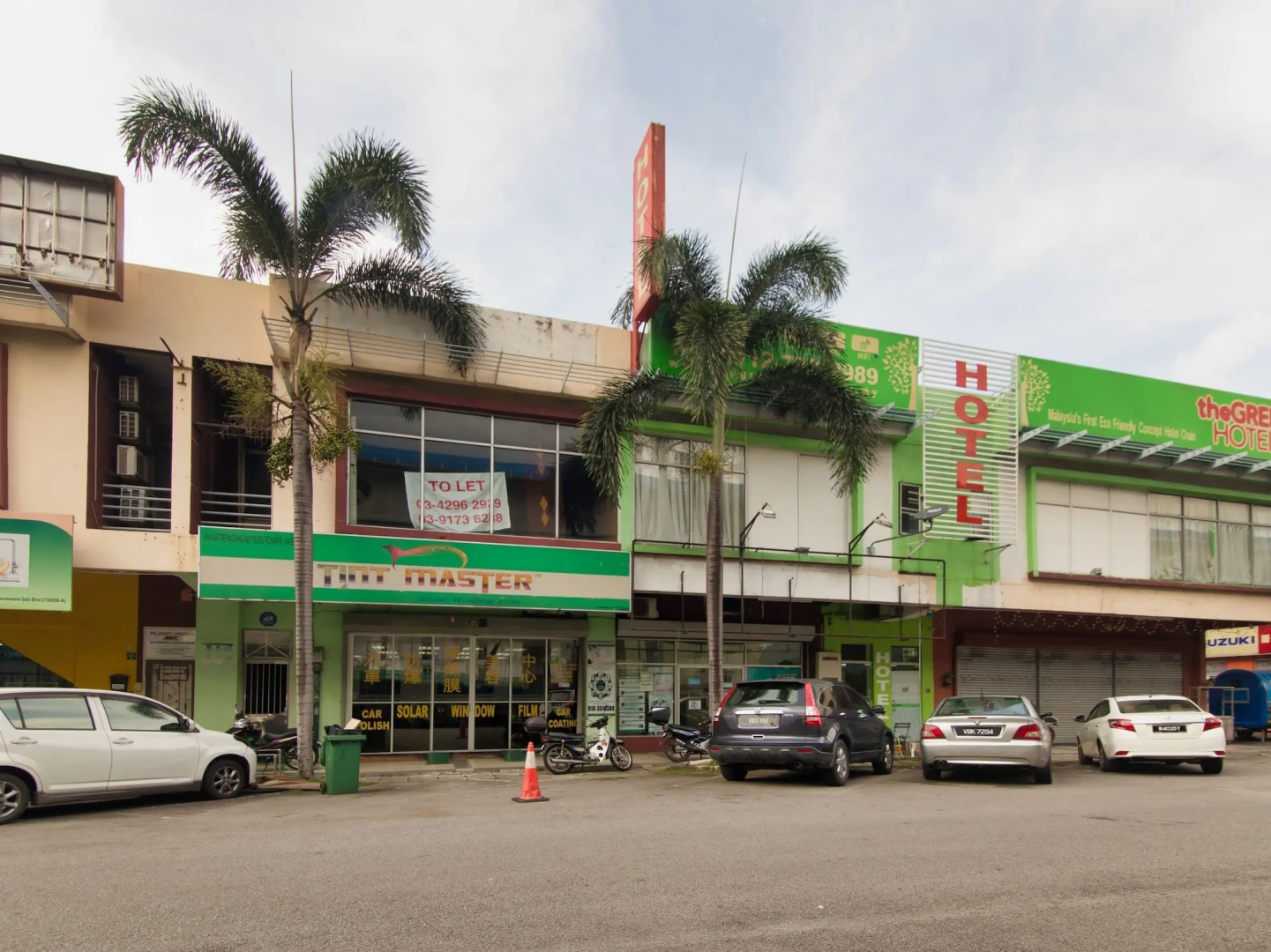OYO 479 The Green Hotel