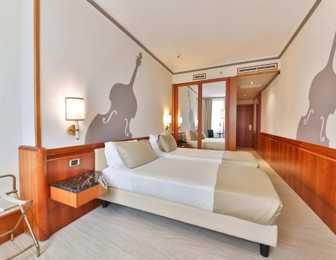 Отель Leon d'Oro