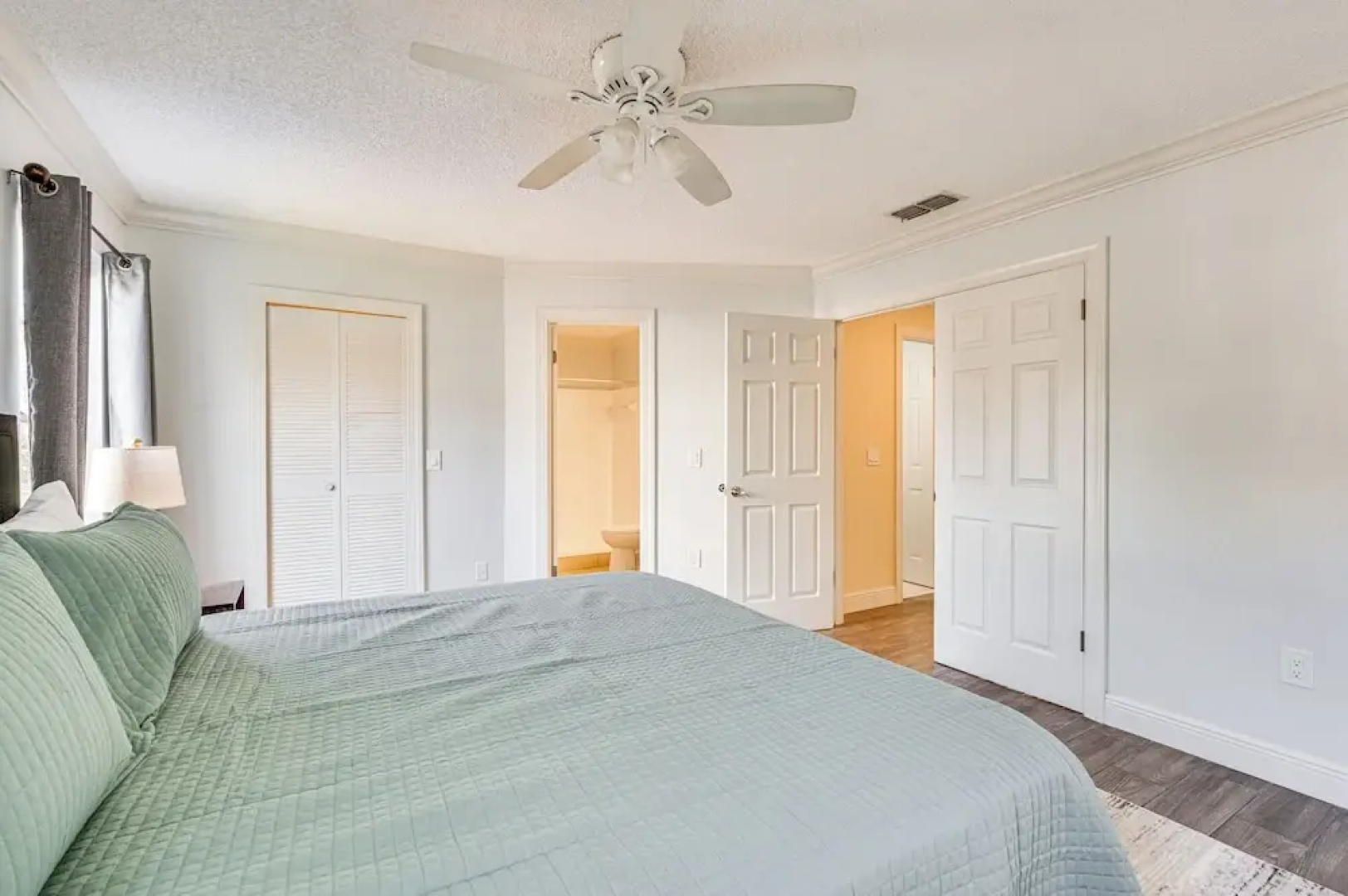 4 Mi to Busch Gardens: Lovely Tampa Home!