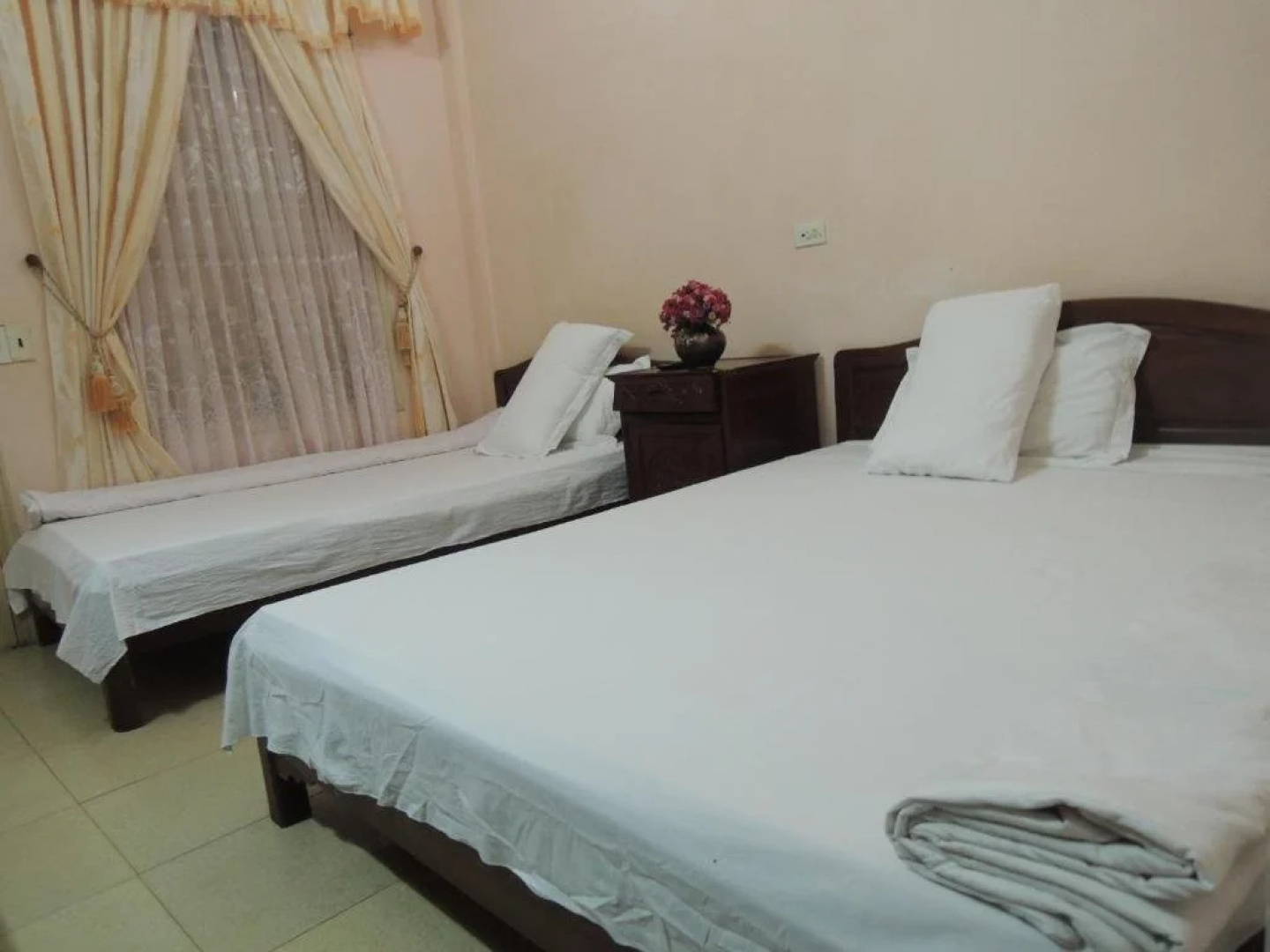 Phuong Dong Hotel