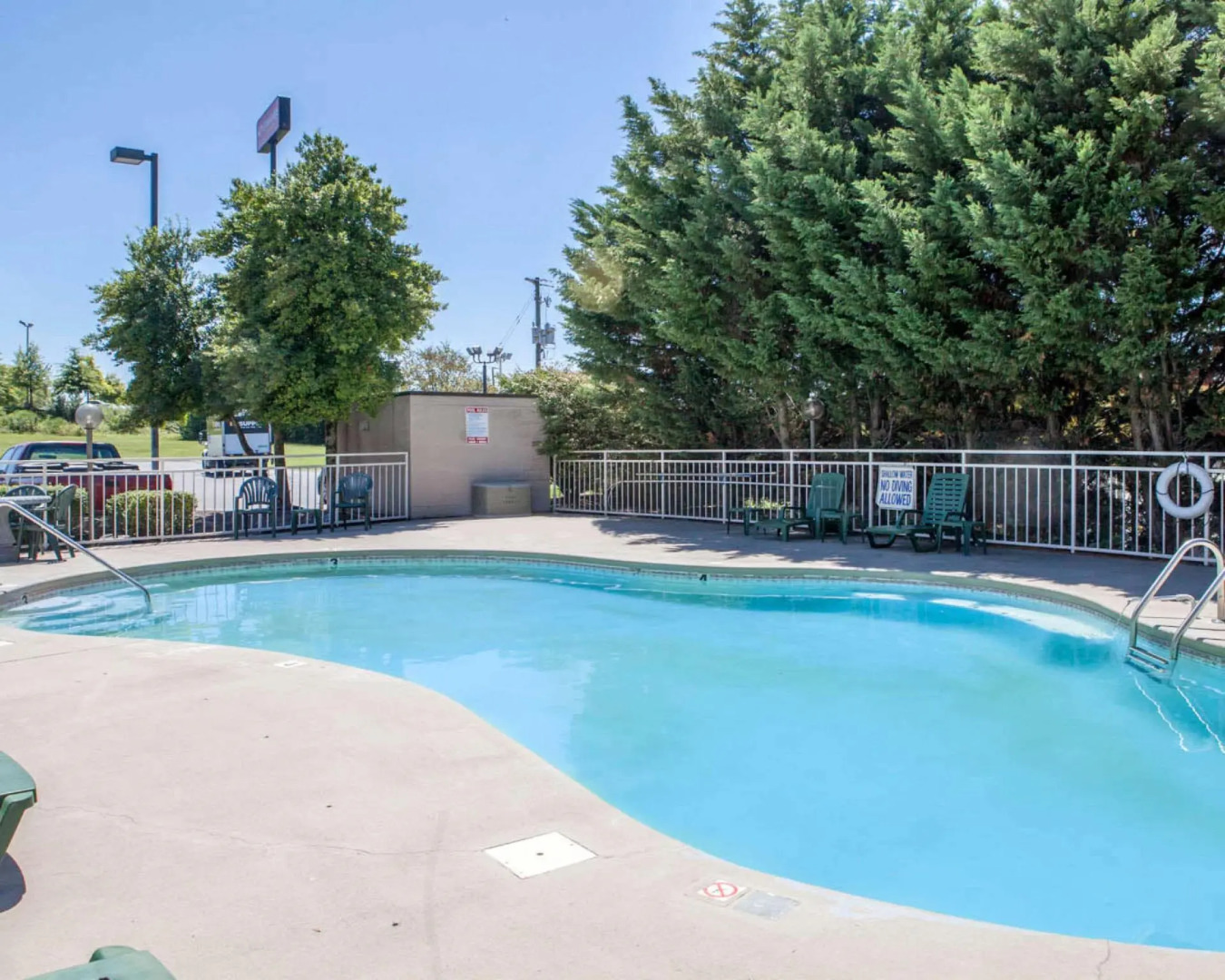 Econo Lodge Inn & Suites Knoxville East