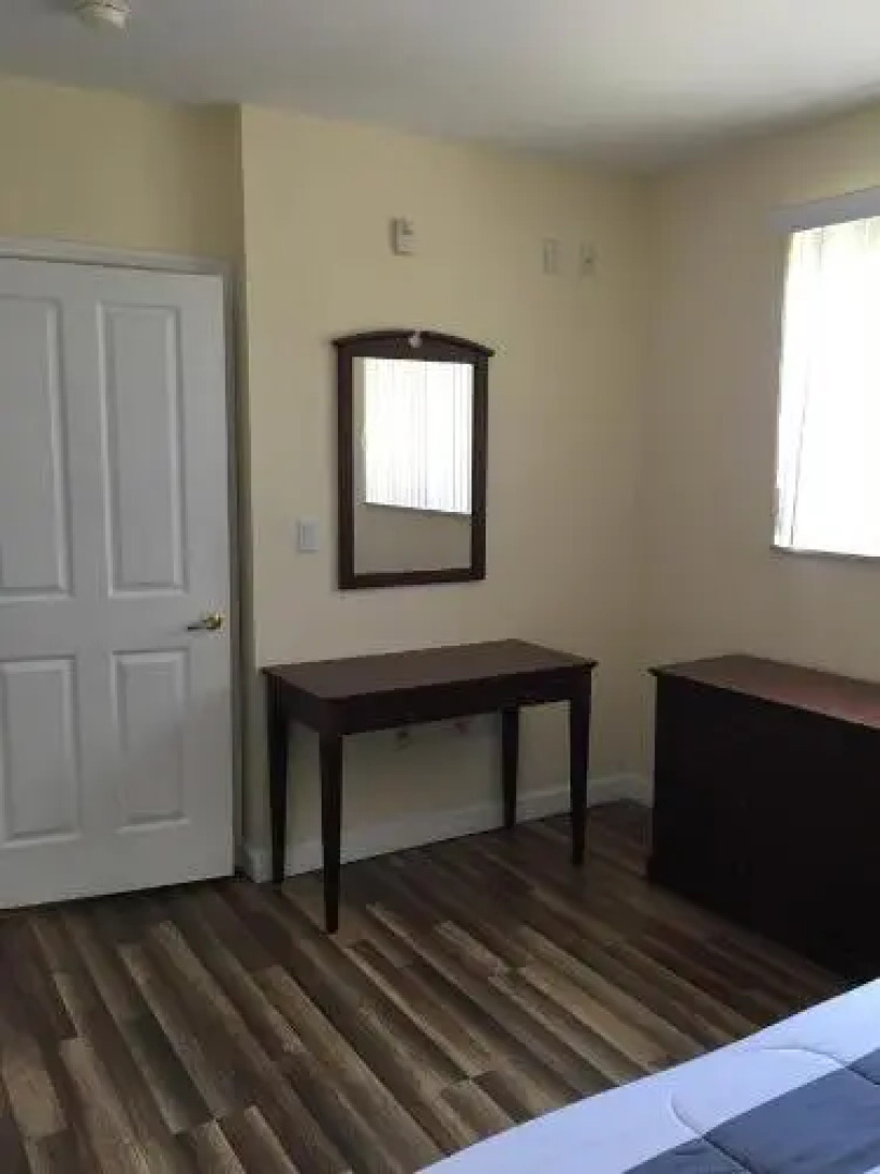 Shamrock Corporate Housing - Gables