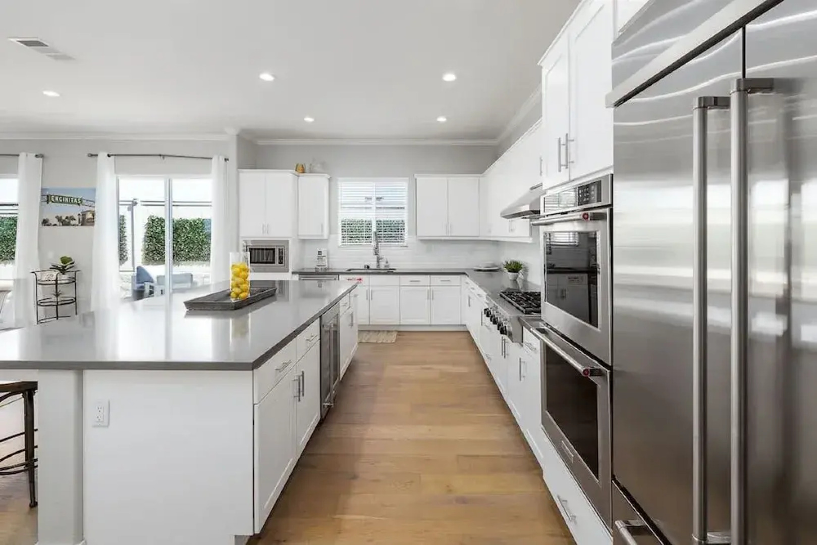 Large 4 Bedroom Close To Beach