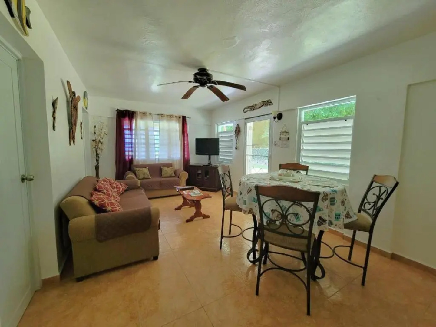 Beach access 2 bdr - WiFi - Hammock - Kitchen-The Reef 2