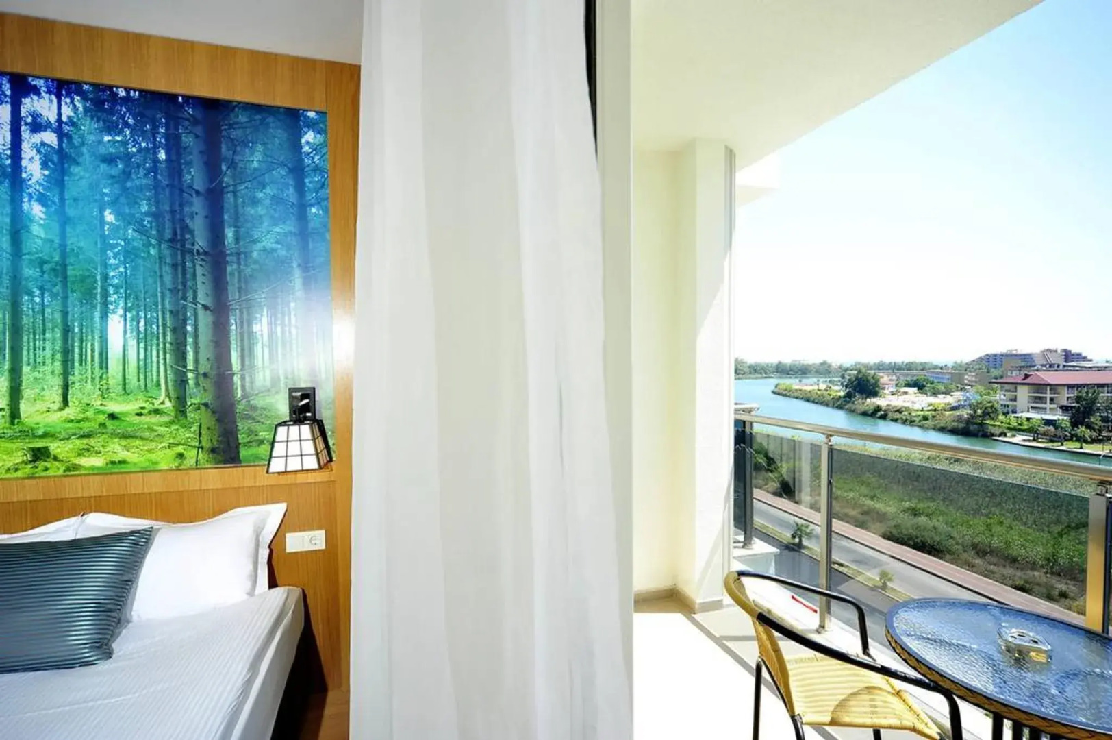 Lake & River Side Hotel & Spa