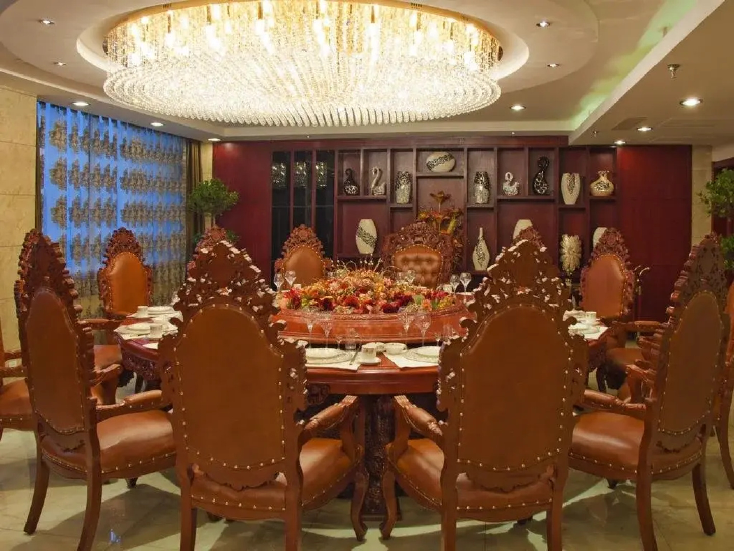 Qinhuangdao Xiadu Garden Hotel (People's Square)
