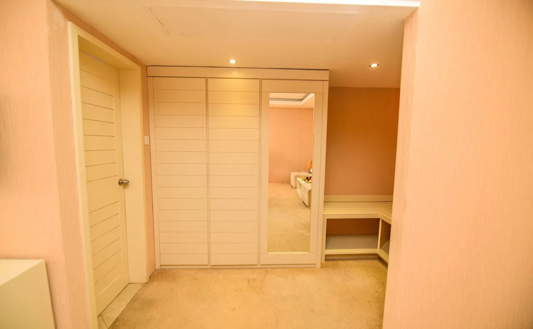 Grandeeza Luxury Hotel