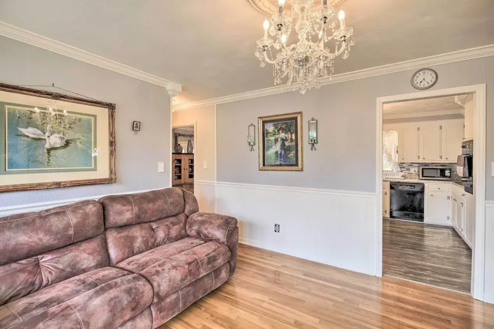 Bristol Retreat w/ Creek Access: 2 Mi to Dtwn