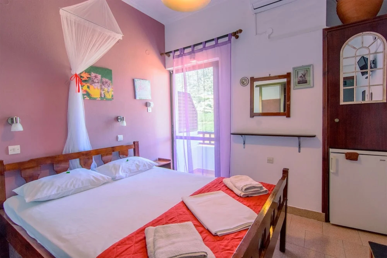 Savas Rooms