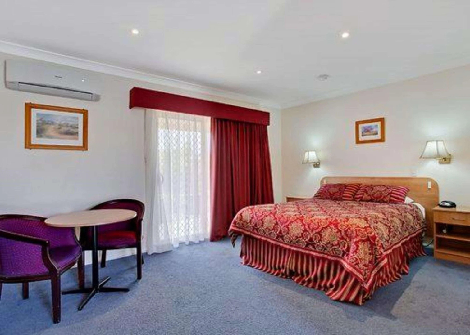 Bushmans Motor Inn