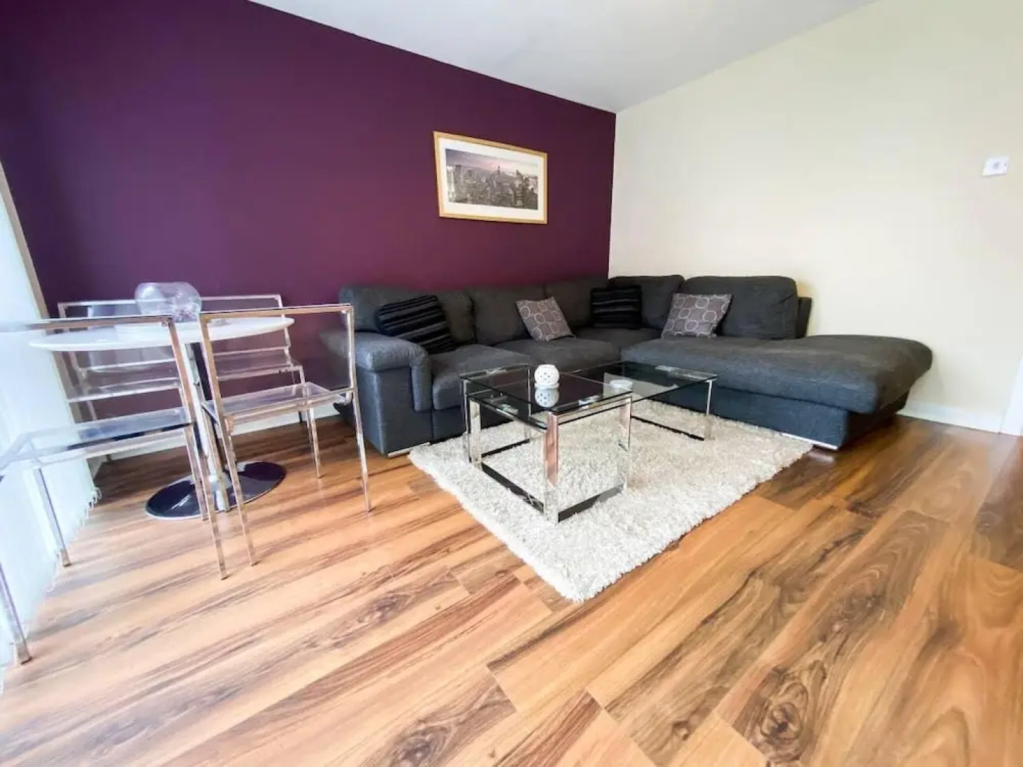 Glasgow Ellerslie Path 2bd Home - Parking