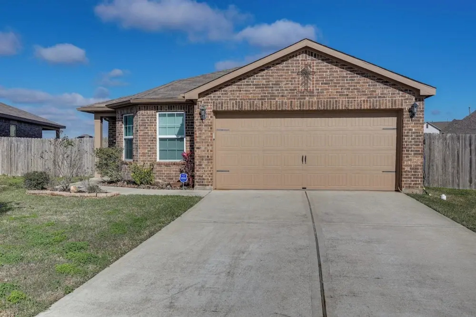 12 Mi to Beach: Texas Gulf Coast Home w/ Fire Pit