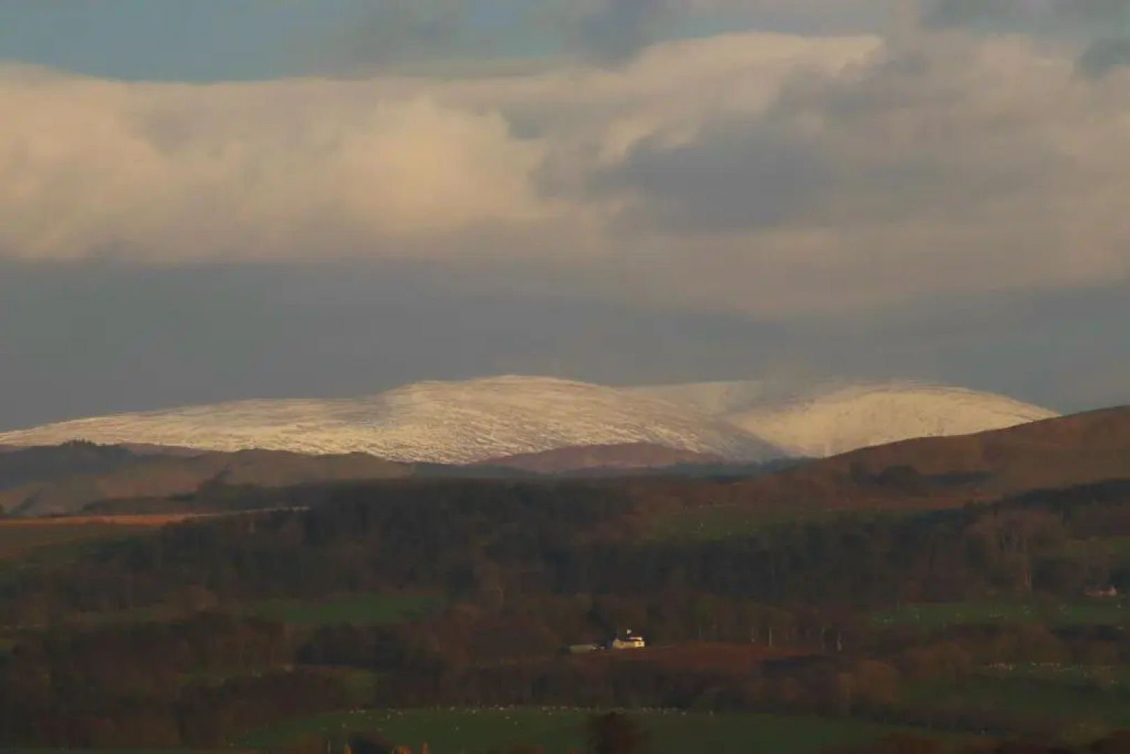 Grand top floor apartment in the Royal Bank House