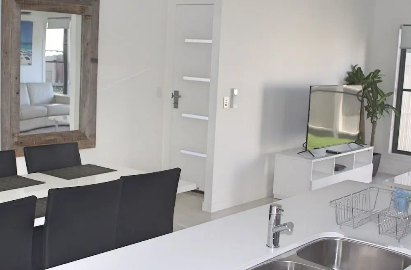 Holiday With A View Lowry Street