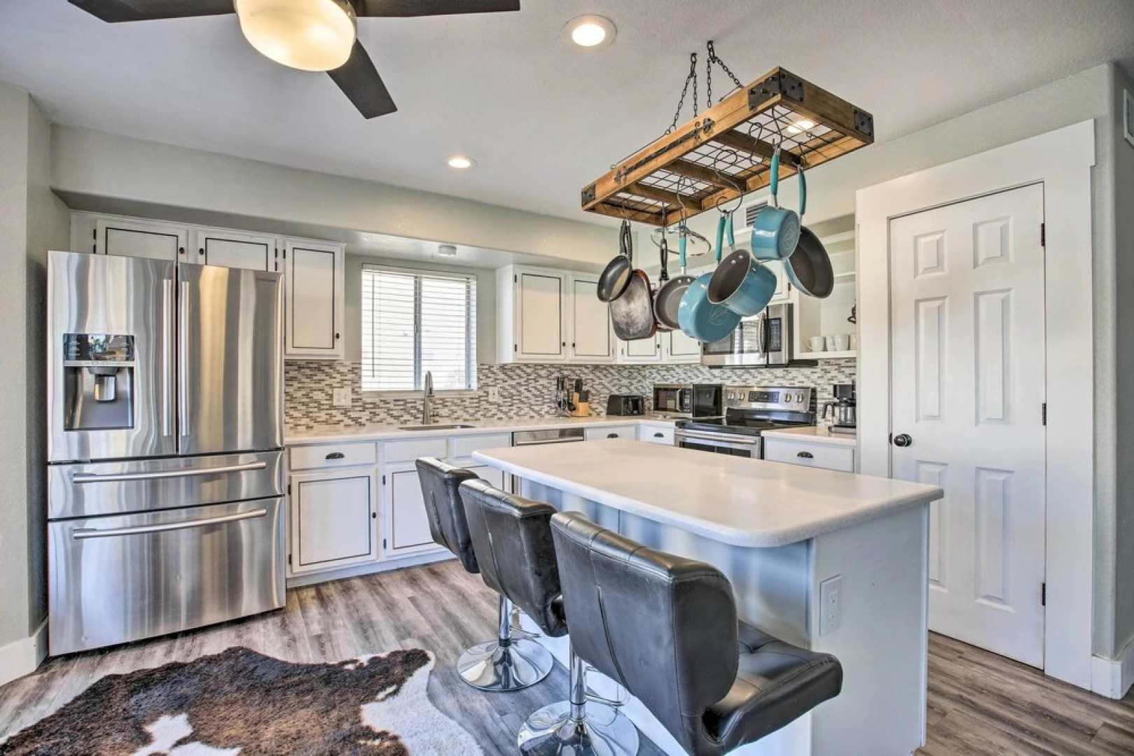 1 Mi to State Farm Stadium: Home w/ Pool & Grill!