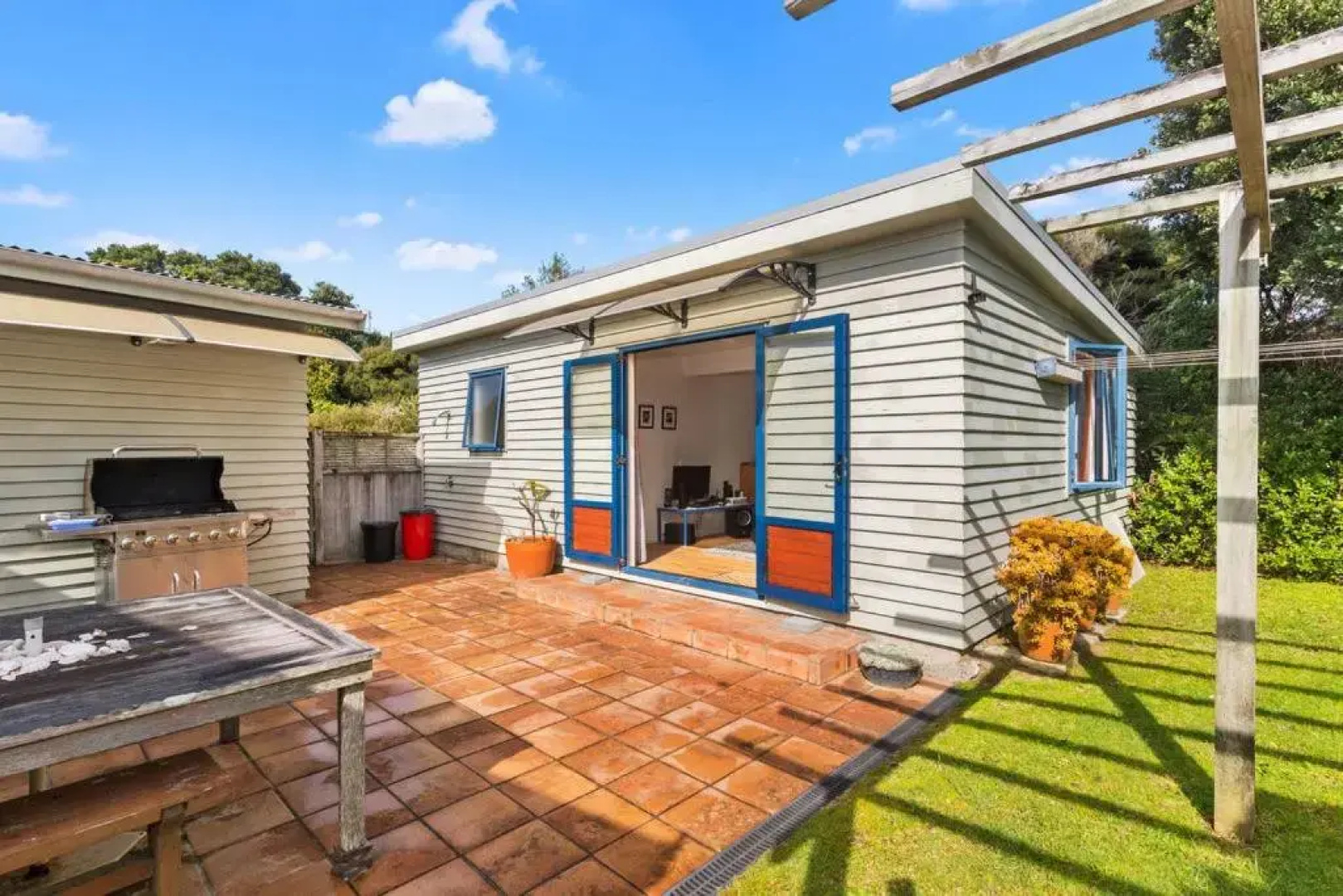 Taste Of Paradise with WiFi!- Mangawhai Heads Holiday Home