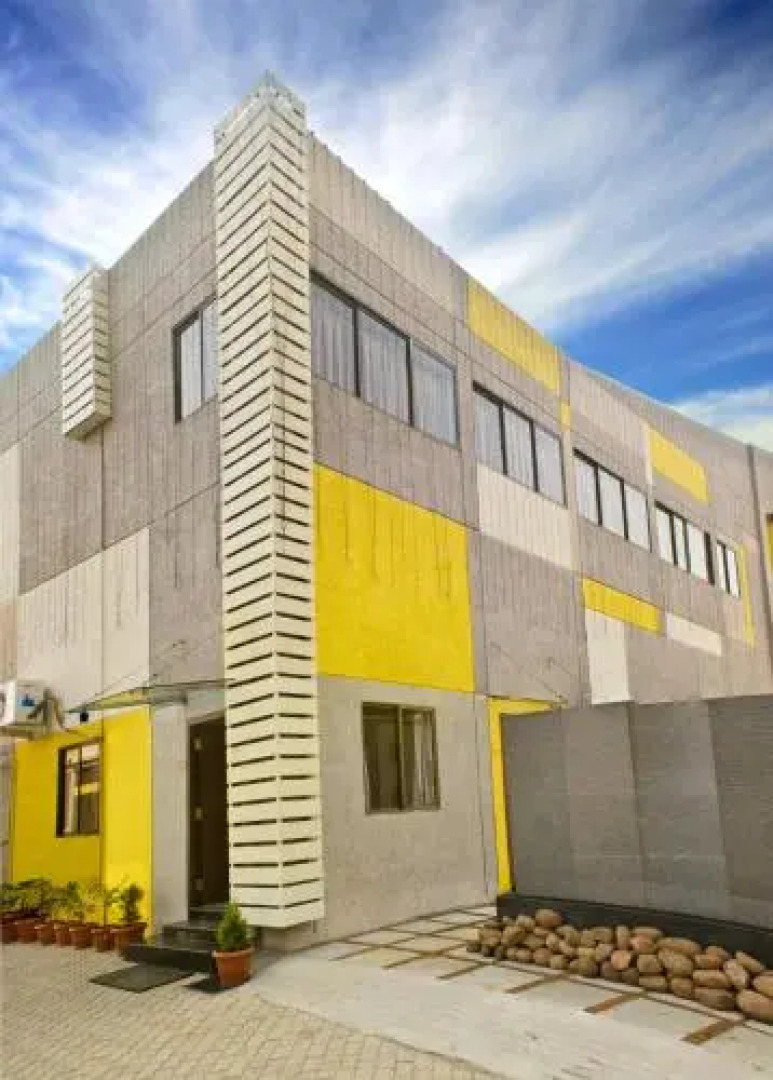 Hotel Vrindavan Palace