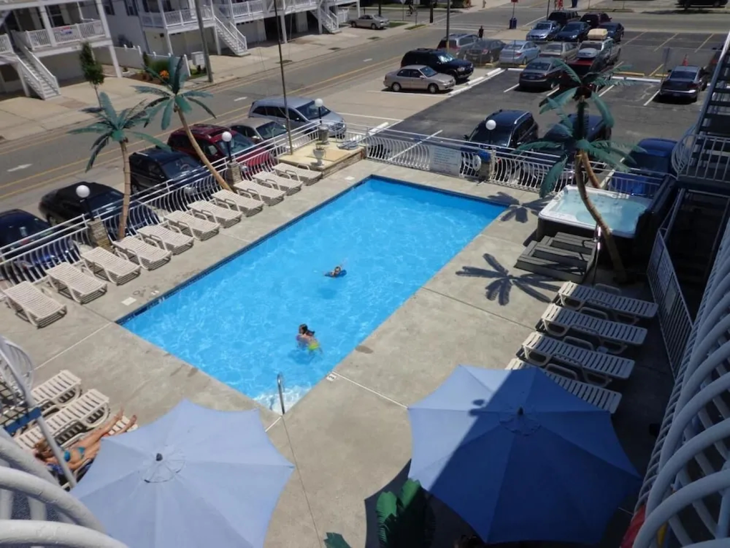 Quarterdeck Motel