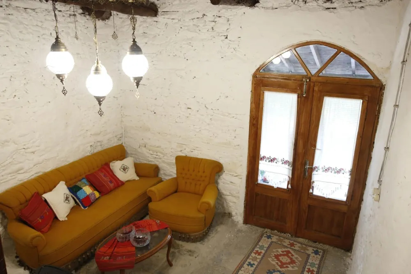 Shiraz Hotel & Restaurant