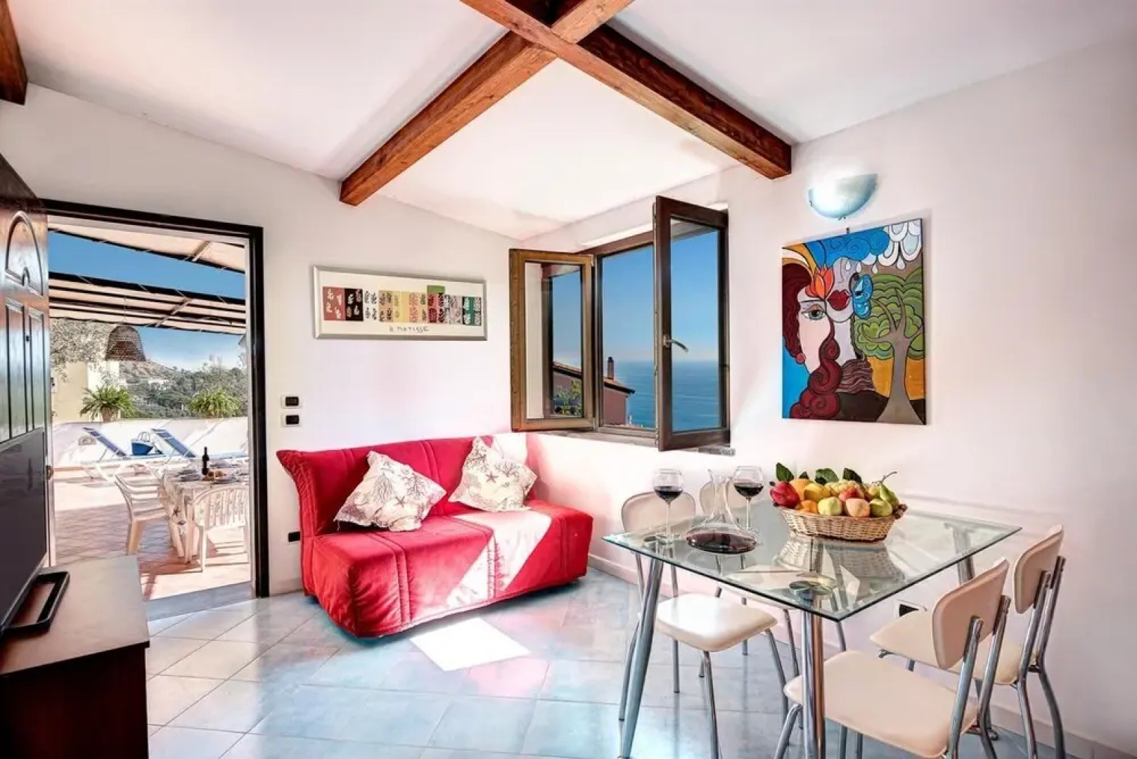 The Muse - A Well Designed Apartment With a Lovely Spacious Terrace